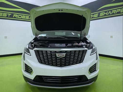 White 2024 Cadillac XT5 Premium Luxury