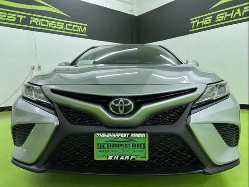 Silver 2019 Toyota Camry SE