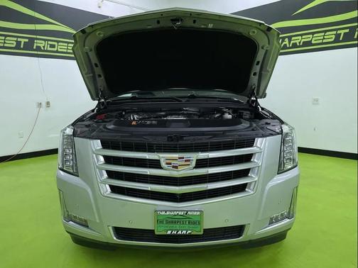 2018 Cadillac Escalade ESV Luxury