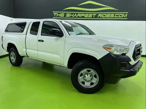 White 2022 Toyota Tacoma SR