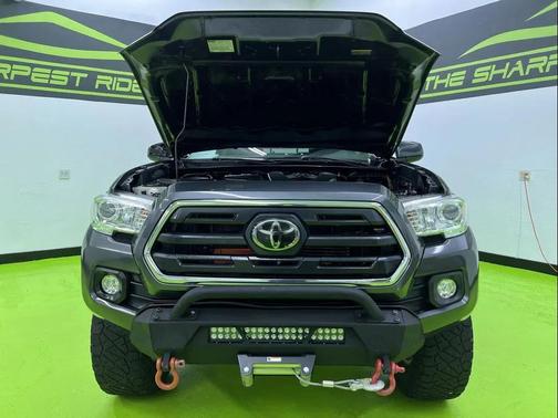 Gray 2019 Toyota Tacoma SR5