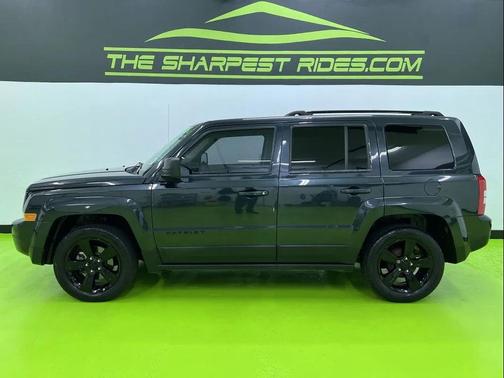 Gray 2014 Jeep Patriot Altitude