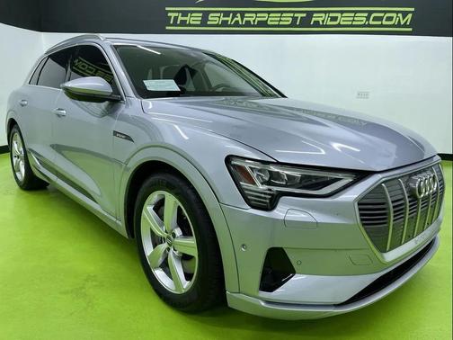 2019 Audi e-tron Premium Plus