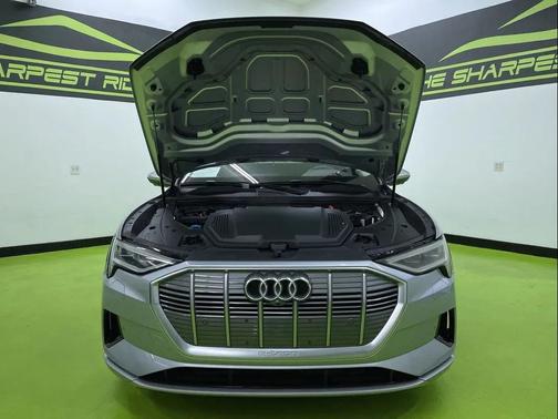 2019 Audi e-tron Premium Plus
