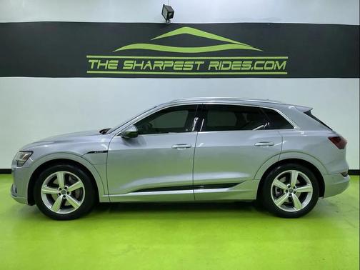 2019 Audi e-tron Premium Plus