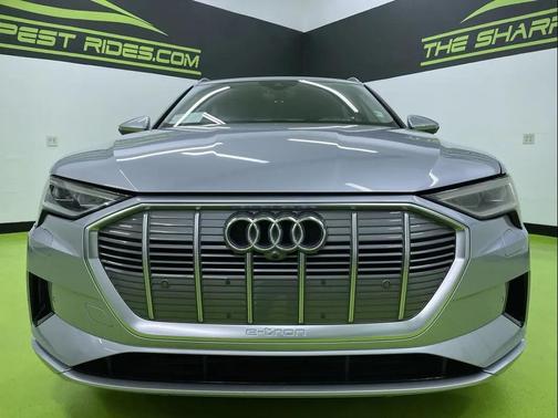 2019 Audi e-tron Premium Plus