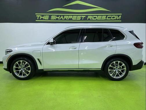 White 2021 BMW X5 PHEV xDrive45e