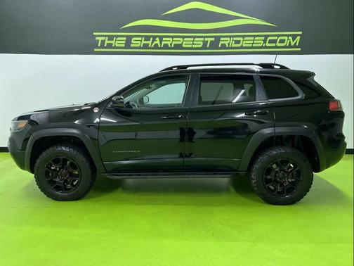 Black 2022 Jeep Cherokee Trailhawk
