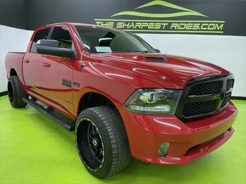 2017 RAM 1500 Night Crew Cab 4x4 5'7' Box
