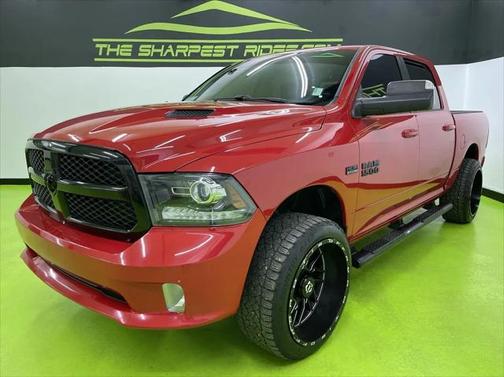 2017 RAM 1500 Night Crew Cab 4x4 5'7' Box