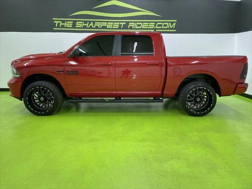 2017 RAM 1500 Night Crew Cab 4x4 5'7' Box