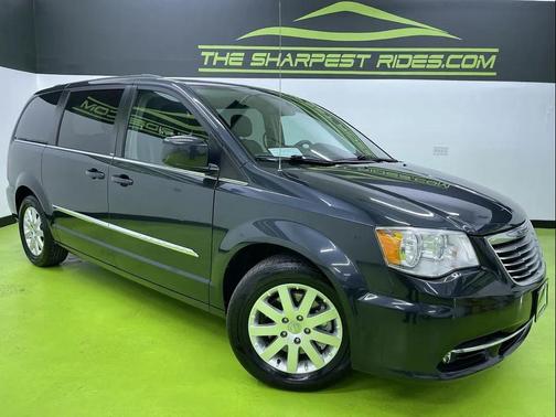 2014 Chrysler Town & Country Touring