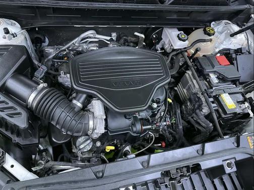 White 2021 GMC Acadia AWD SLE