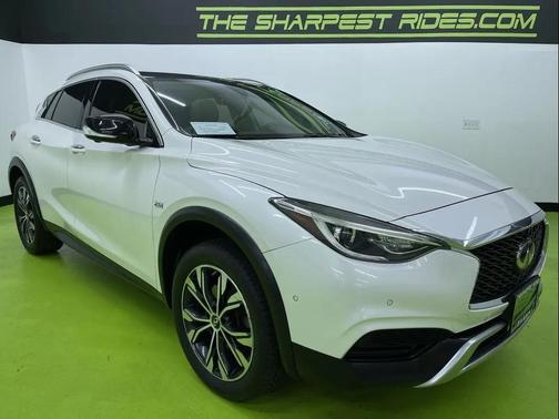 2019 INFINITI QX30 LUXE