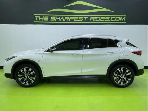 2019 INFINITI QX30 LUXE