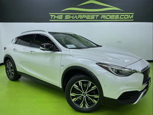 2019 INFINITI QX30 LUXE