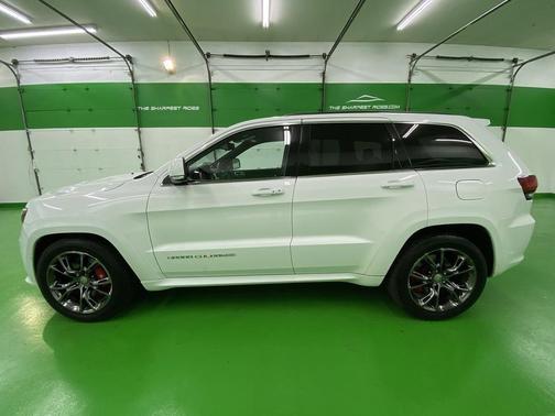 Photo 3 of 21 of 2014 Jeep Grand Cherokee SRT