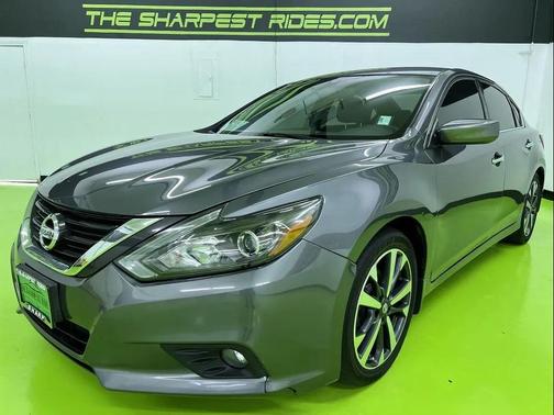 Gray 2016 Nissan Altima 2.5 SR