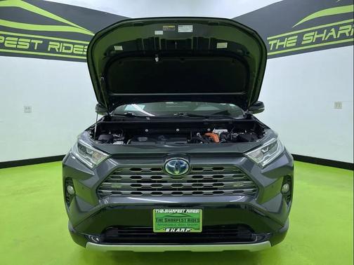 2020 Toyota RAV4 Hybrid SE