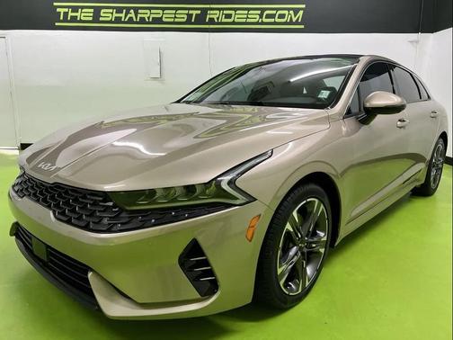 Beige 2022 Kia K5 EX