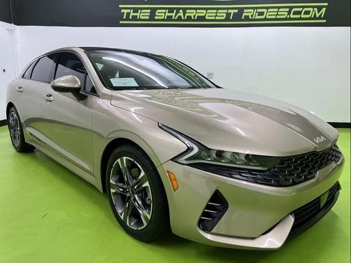 Beige 2022 Kia K5 EX