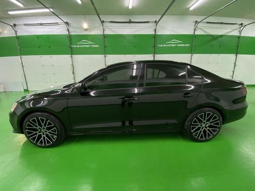 Photo 4 of 15 of 2016 Volkswagen Jetta 1.4T S