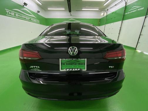 Photo 5 of 15 of 2016 Volkswagen Jetta 1.4T S