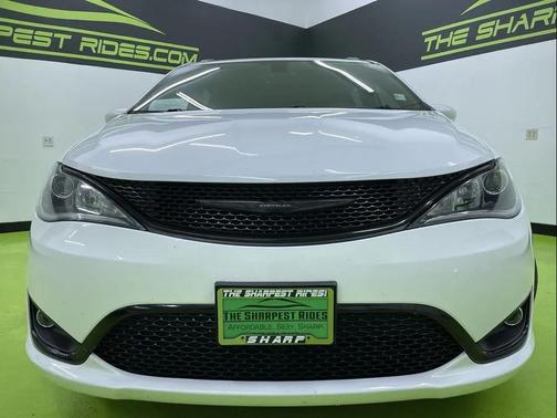 2018 Chrysler Pacifica Touring-L Plus