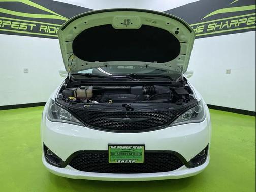 2018 Chrysler Pacifica Touring-L Plus