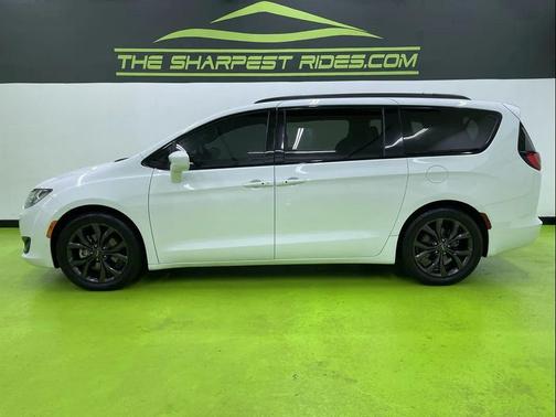 2018 Chrysler Pacifica Touring-L Plus