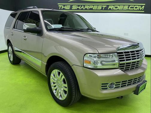 2014 Lincoln Navigator Base