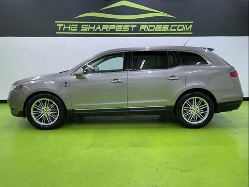 2017 Lincoln MKT Elite