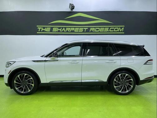 White 2020 Lincoln Aviator Reserve AWD