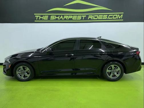Black 2022 Kia K5 LXS