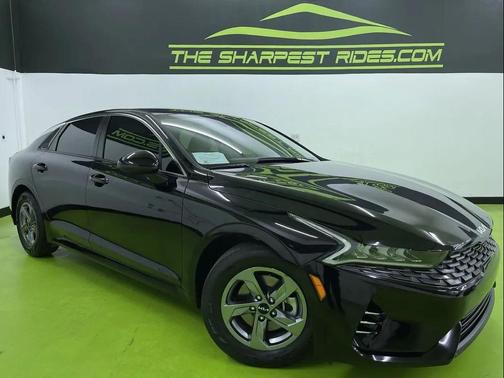 Black 2022 Kia K5 LXS