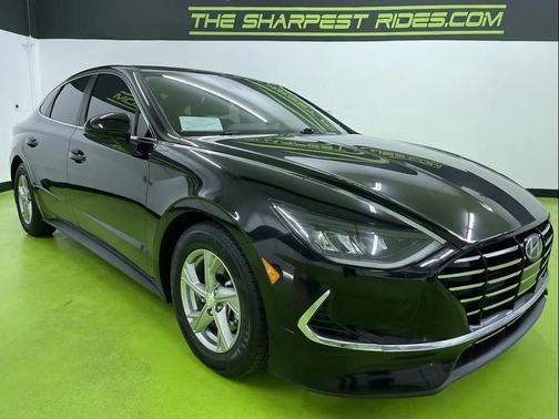 Black 2021 Hyundai SONATA SE