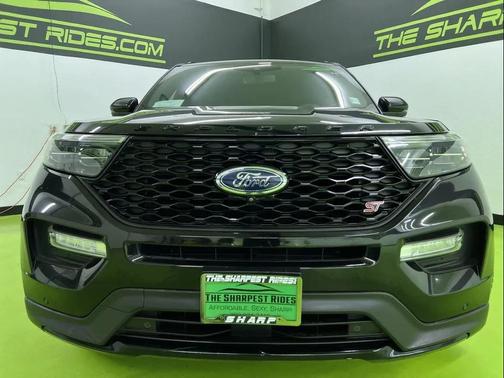 Black 2020 Ford Explorer ST