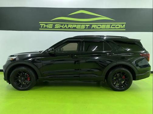 Black 2020 Ford Explorer ST
