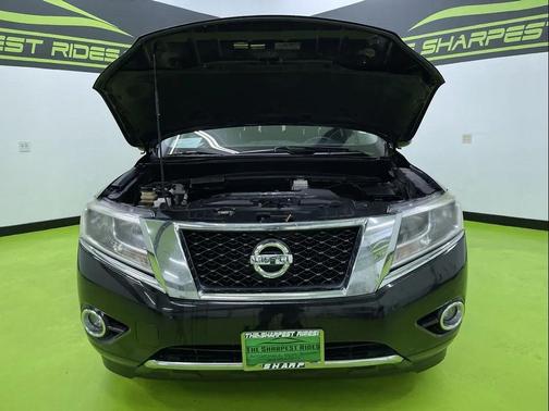 2016 Nissan Pathfinder SV