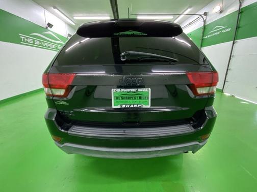Photo 4 of 17 of 2013 Jeep Grand Cherokee Laredo