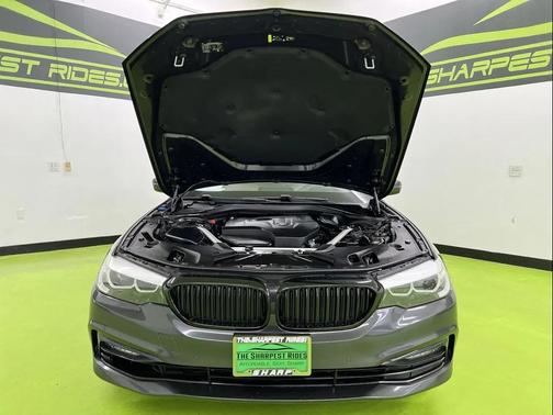 Gray 2018 BMW 530 xDrive