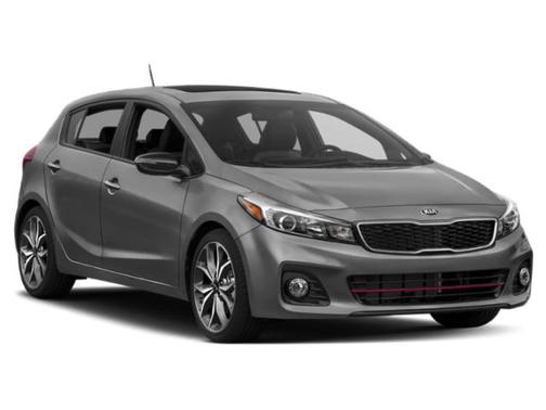 White 2018 Kia Forte LX