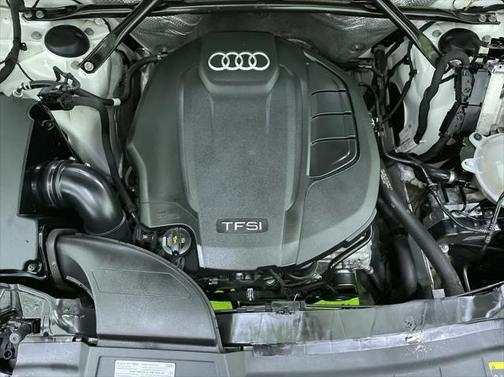 2020 Audi Q5 45 Titanium Premium