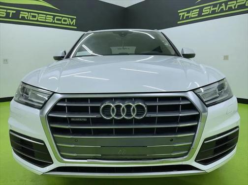 2020 Audi Q5 45 Titanium Premium