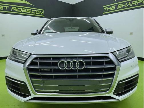 2020 Audi Q5 45 Titanium Premium
