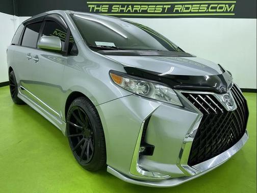 2019 Toyota Sienna XLE