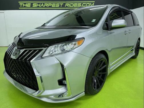 2019 Toyota Sienna XLE