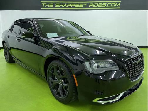 2022 Chrysler 300 S
