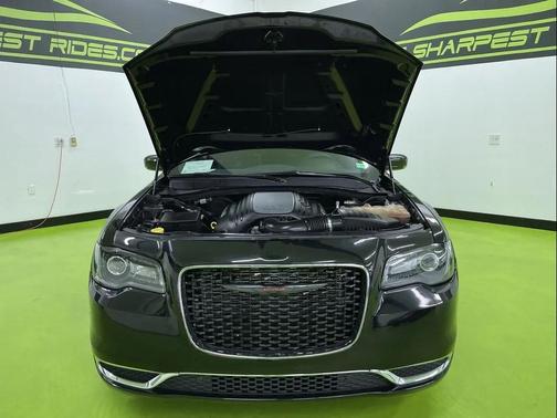 2022 Chrysler 300 S