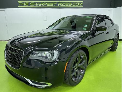 2022 Chrysler 300 S